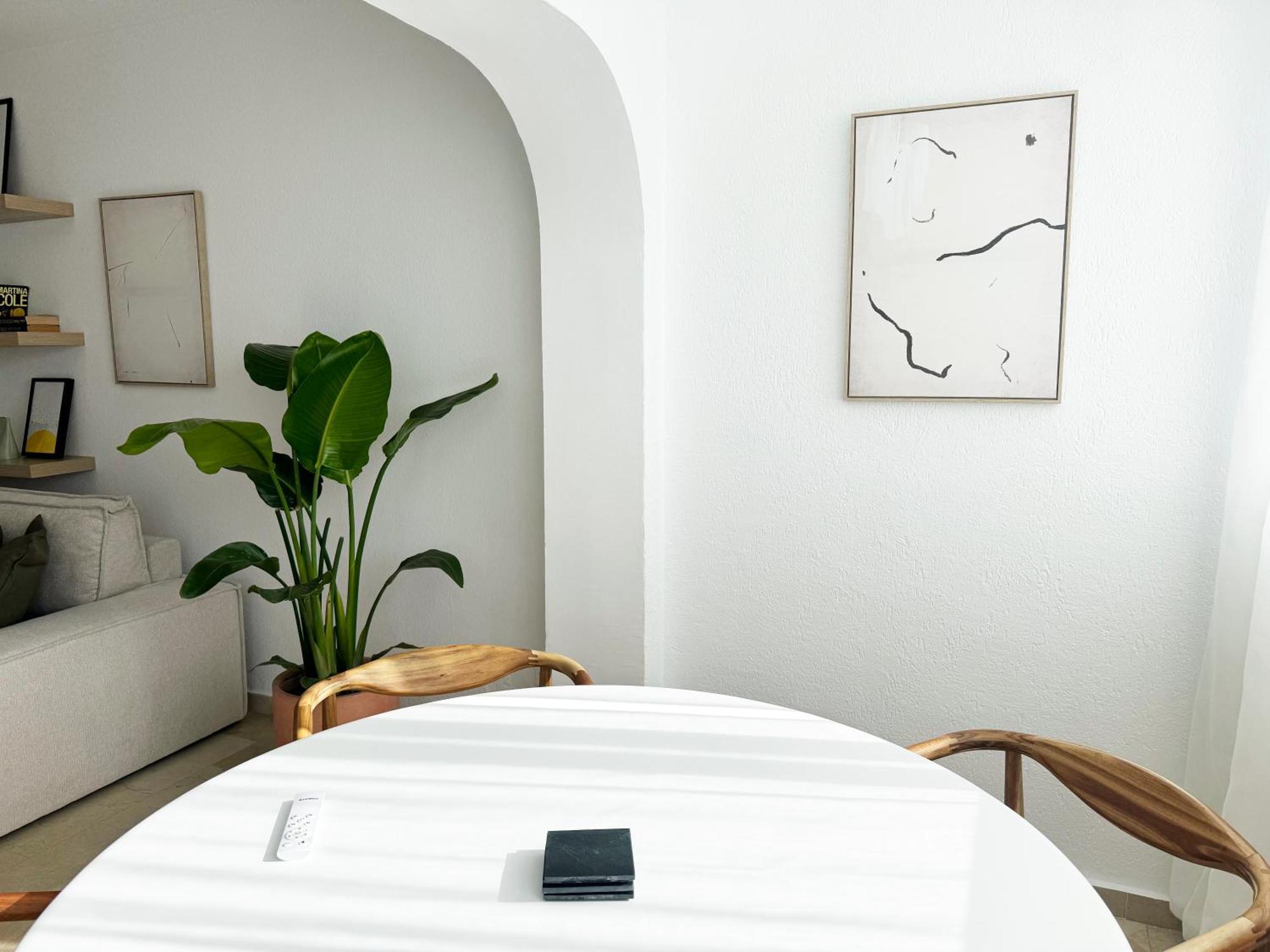 Urban Oasis Apartment *