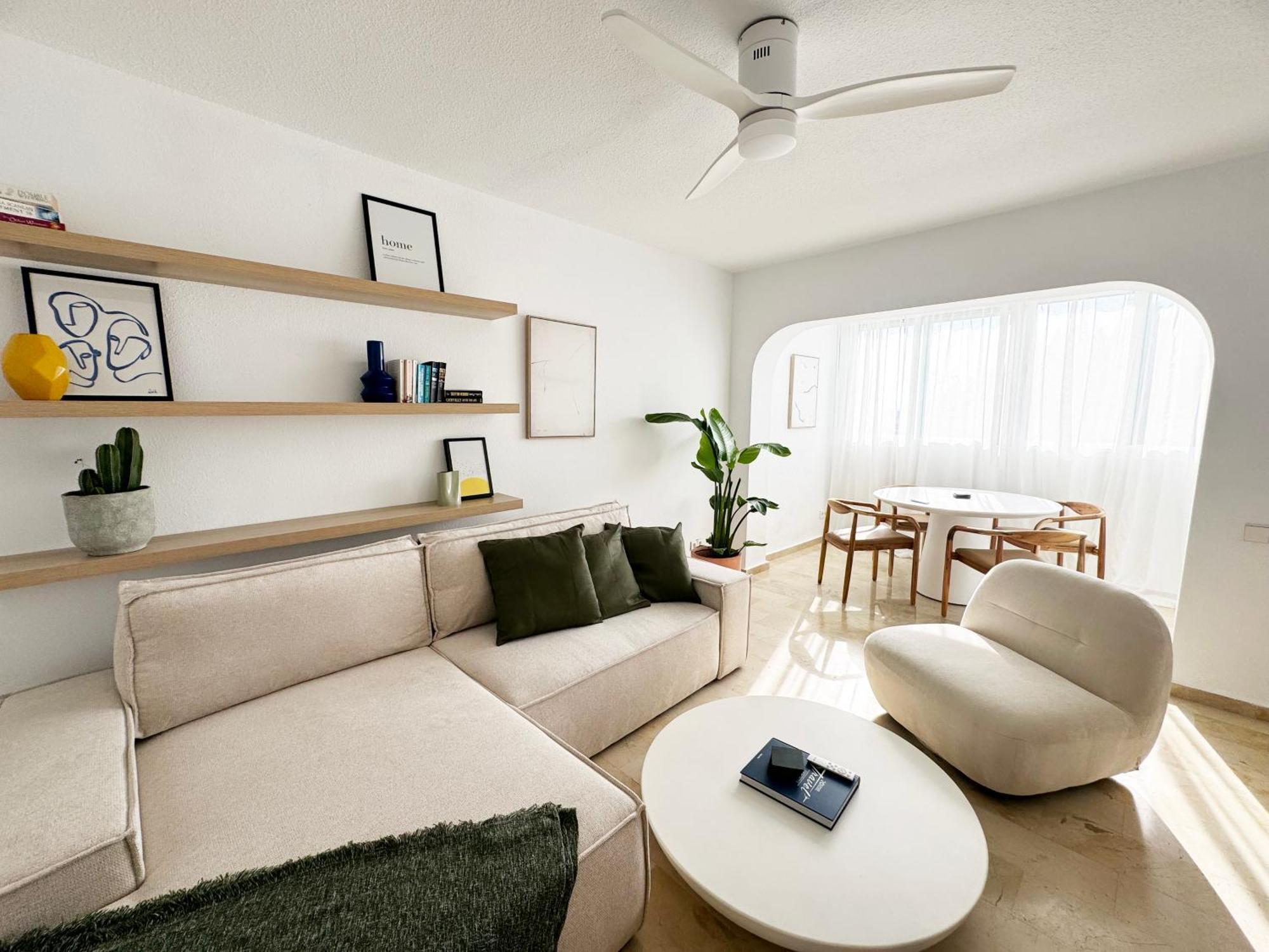 Urban Oasis Apartment *