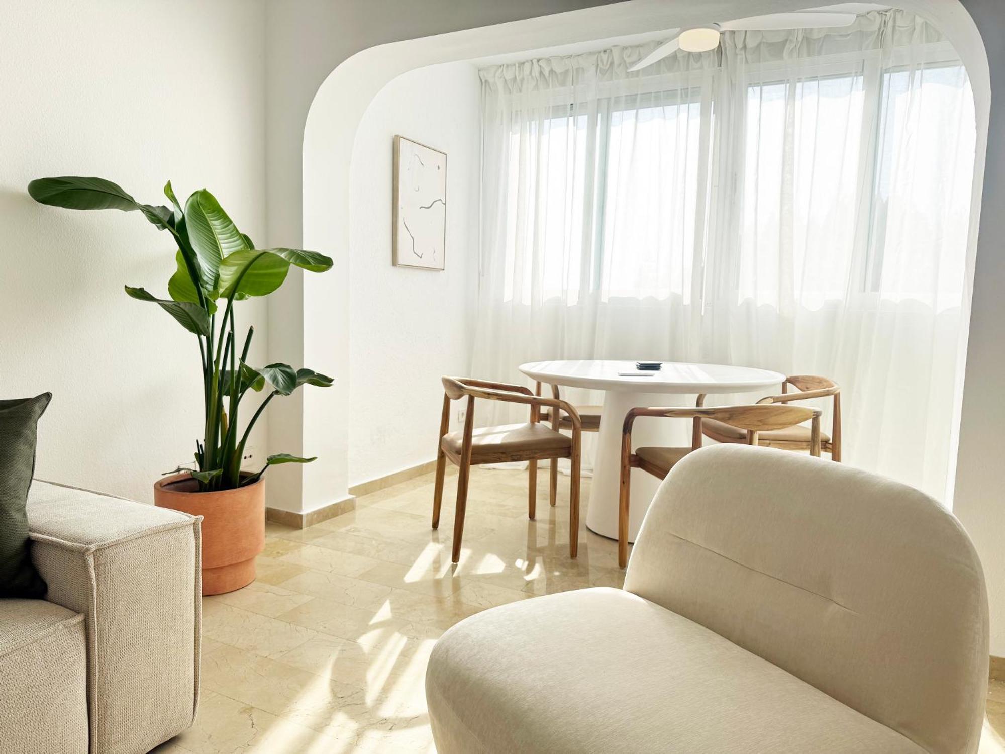 Apartment Urban Oasis